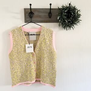 NWT AVN Italy Green Pink Leopard Dia Sweater Vest 42 / US M